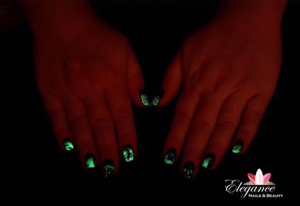 Happy Halloween 👻
Gel polish on natural nails which glow in the dark 💚 <a href="/Gelish/">fy</a> #halloweennails #nailsbystaceyenb #elegancenailsandbeauty
