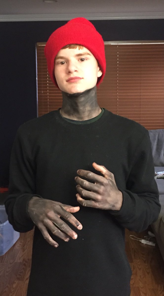 St8fn's tweet photo. My 12 year old wanted to be Blurryface! @twentyonepilots https://t.co/e0X3B1qO8O