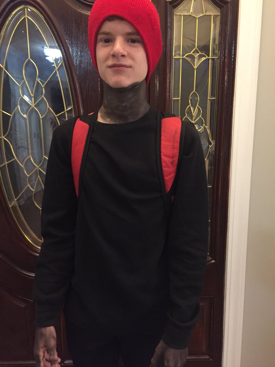 St8fn's tweet photo. My 12 year old wanted to be Blurryface! @twentyonepilots https://t.co/e0X3B1qO8O