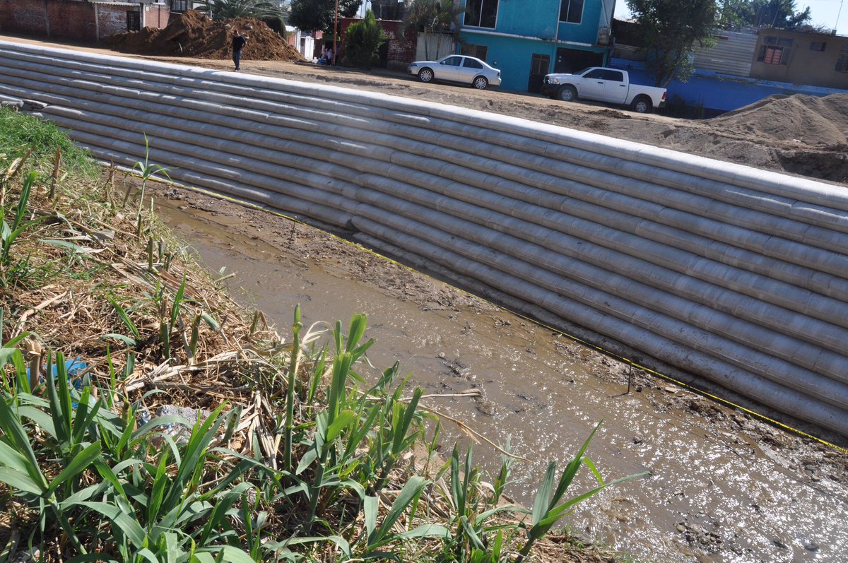_RaulCruz_'s tweet photo. Concluyen los trabajos de construcción de bolsacreto en bordo del Río Jalatlaco, estamos trabajando con obras de calidad para los vecinos. https://t.co/5imeu3Gdm7