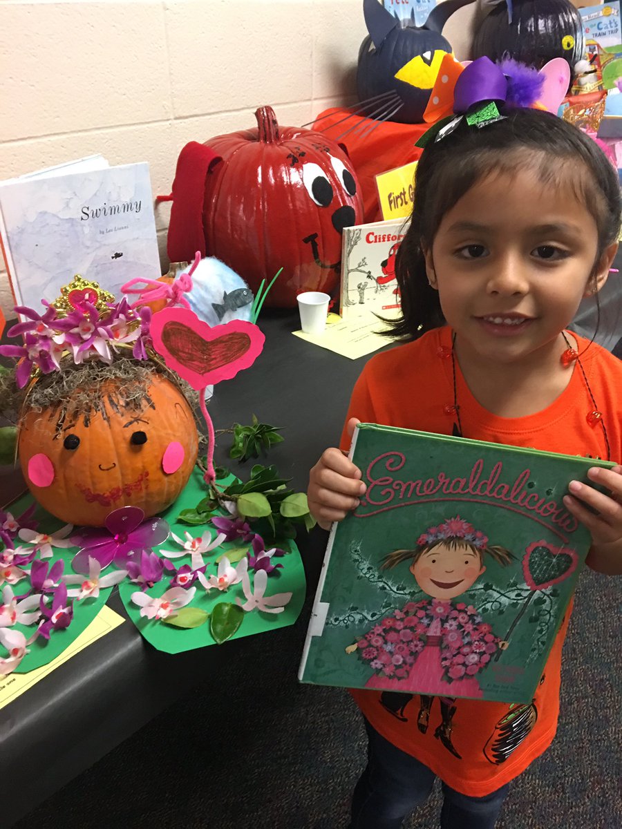 evanskinder's tweet photo. #characterpumpkin @BrillLibrarian #kinderrocks @KleinISD https://t.co/LkcV1meQHC