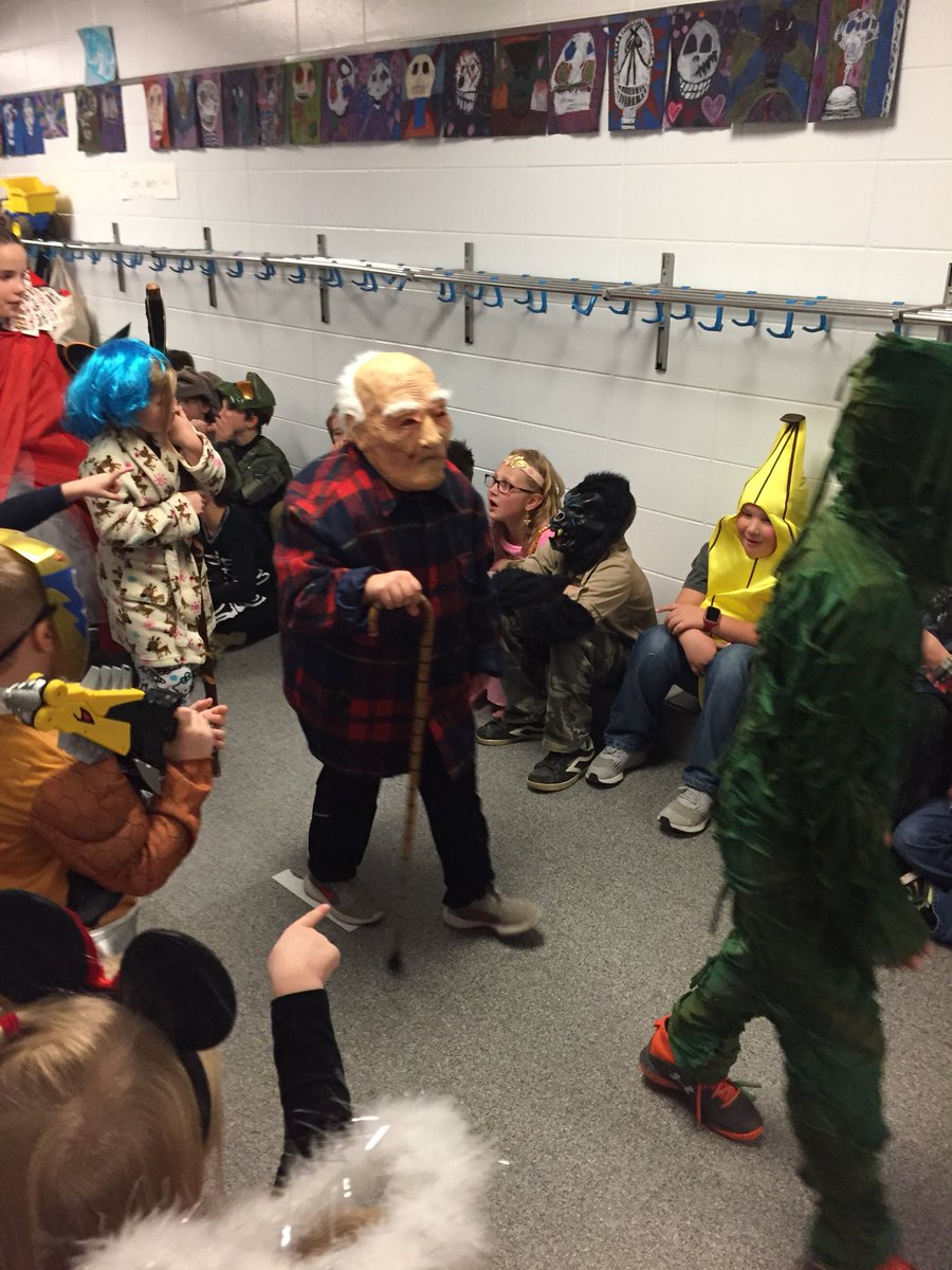 BCSD_NickKaiser's tweet photo. Fun day for dressing up! https://t.co/12p4m2u0iy