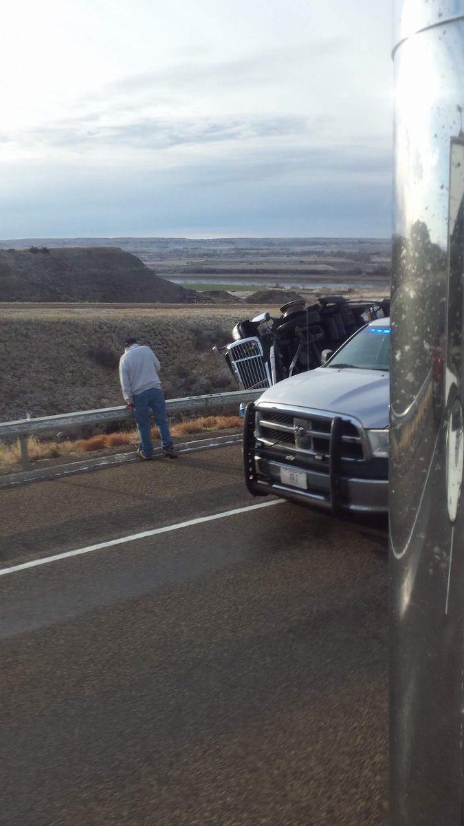 B18wheeler's tweet photo. @realDonaldTrump @TRUCKINGdotORG  And here we have some more ATA E logs. Safety compliance proof.  Today in Montana https://t.co/AsmeMoo6w3
