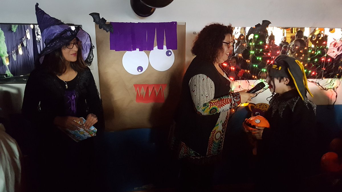 MuniChileChico's tweet photo. A esta hora se celebra Halloween en el ex gimnasio frente a @MuniChileChico. Actividad organizada por OPD es un éxito total! https://t.co/BwIATHyb9L