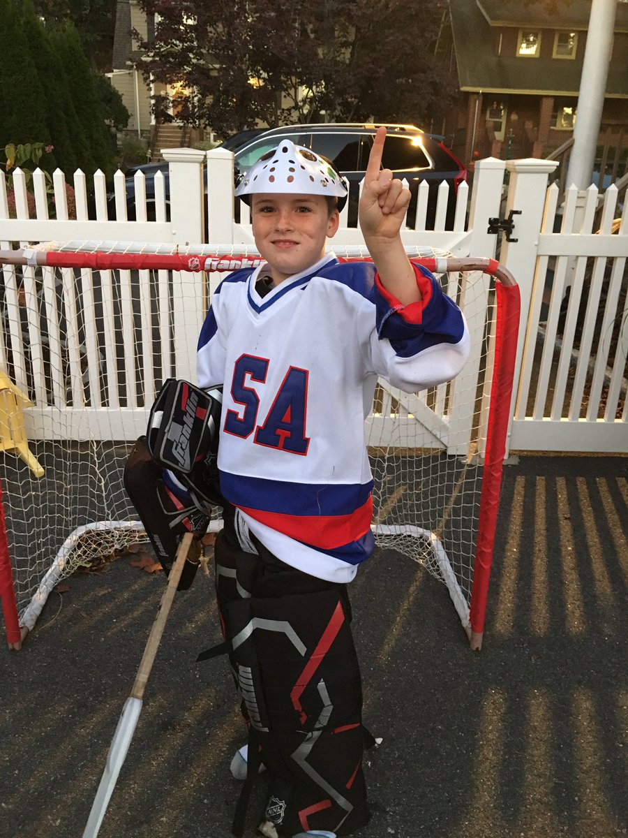 hfc57's tweet photo. @JimCraigUSA my favorite hockey player - best Halloween costume https://t.co/ptKjsOXpWI