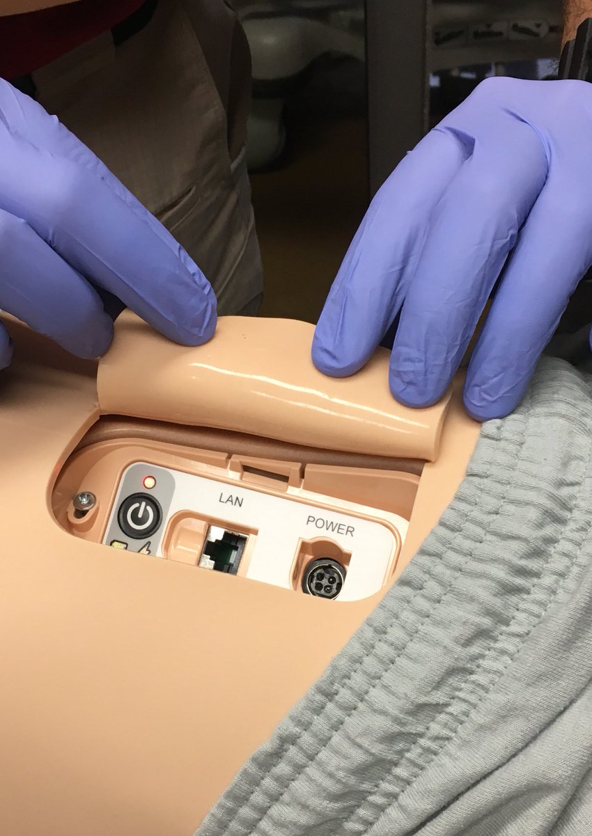 HPClinSim's tweet photo. Be vigilant to peel skin back carefully to prevent tearing. #SimTipTues https://t.co/tGxmZGZYVL