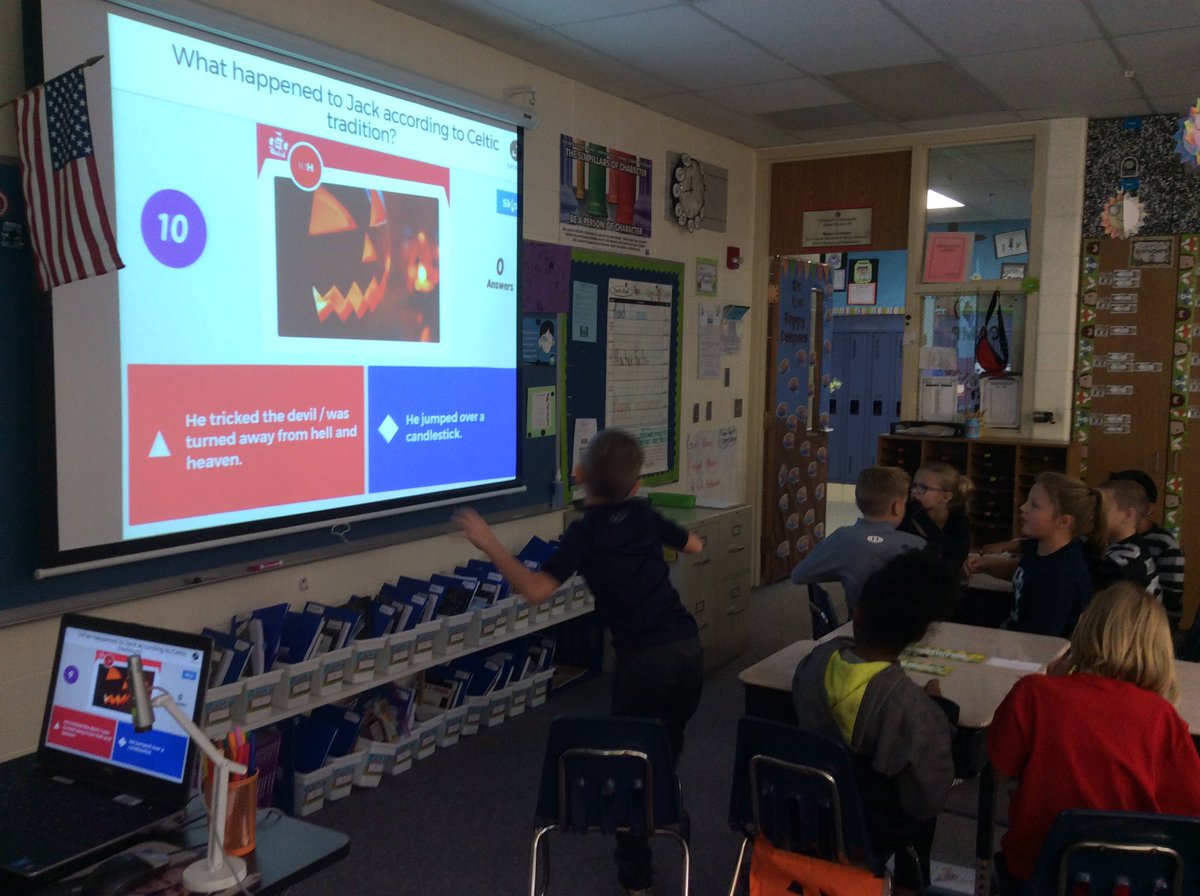 ljkolasinski's tweet photo. Learning some Halloween trivia @GlacierRidgeD47 
#welovekahoot https://t.co/3dJcir5AYz