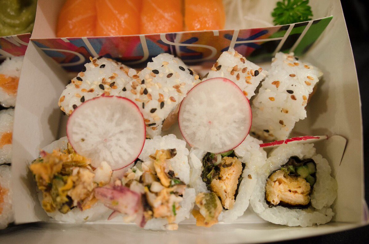 Kudasushi's tweet photo. Mucho sushi fresco para este día caluroso! #Kudasushi https://t.co/9CSLHAmjym