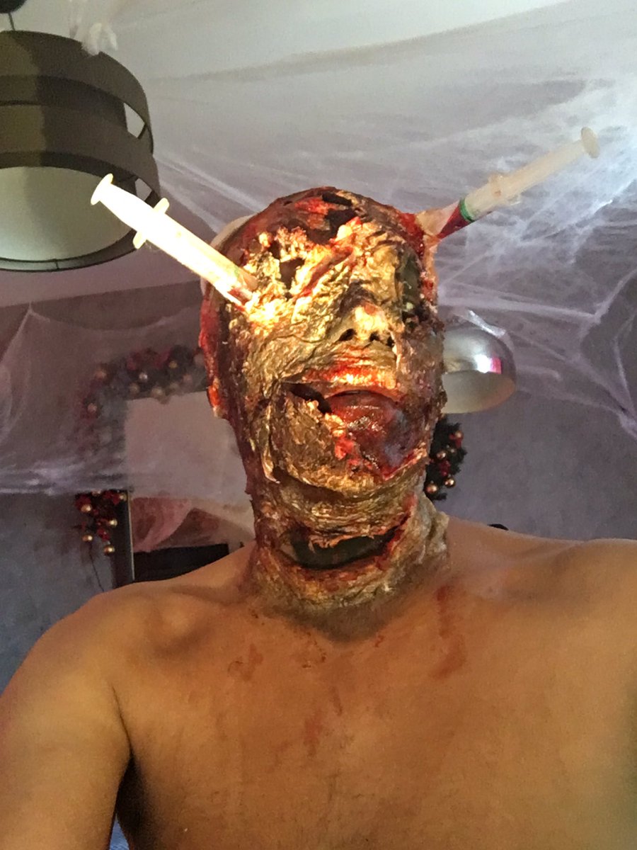 divinashow1's tweet photo. Je suis belle pour halloween #ManoirDeParis  je pense a vous !!! https://t.co/Kwo0DRhQbf