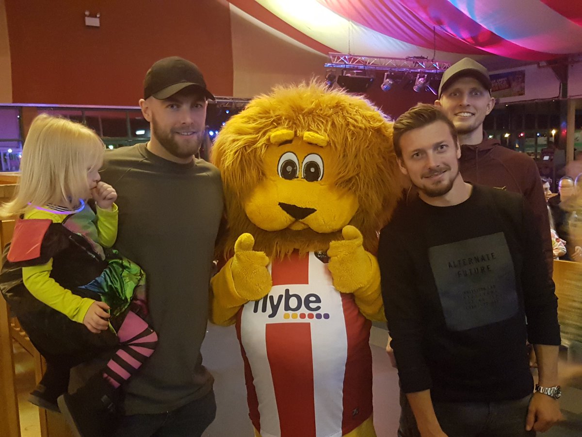 JuniorGrecians's tweet photo. A Big Thank You to these @OfficialECFC guys tonight.. Nothing too much trouble @Bruntyy @therealmox_21 &amp; Lee Holmes #ecfc #Halloween https://t.co/EiPoLhkREx