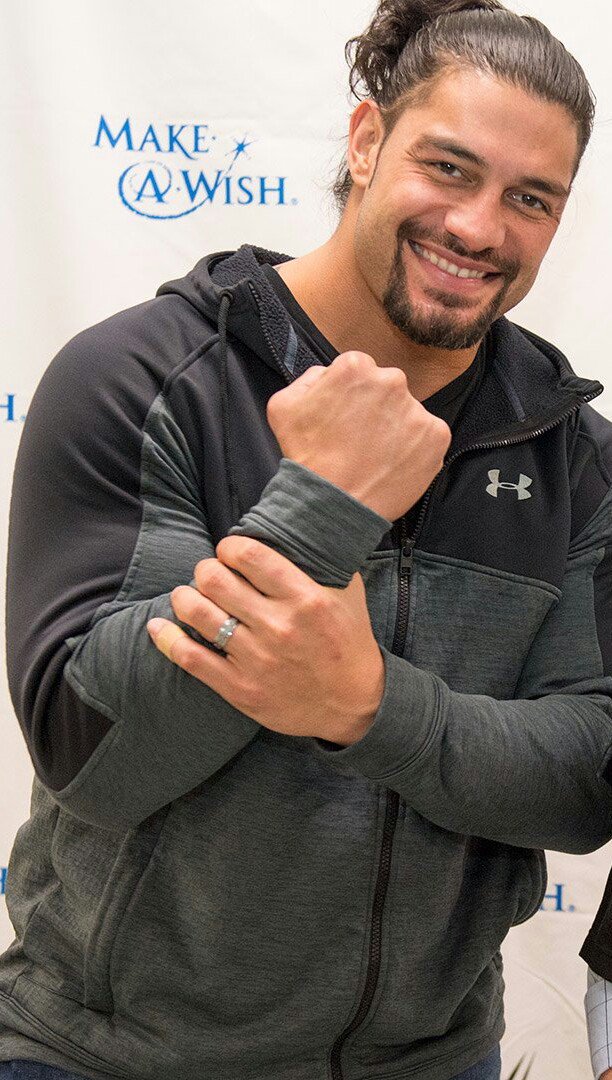 HandyRed's tweet photo. When you give so much joy!!!
#ThankYouRoman ❤❤❤
#5YearsOfRomanReigns #blessed https://t.co/TixbMe6w7z