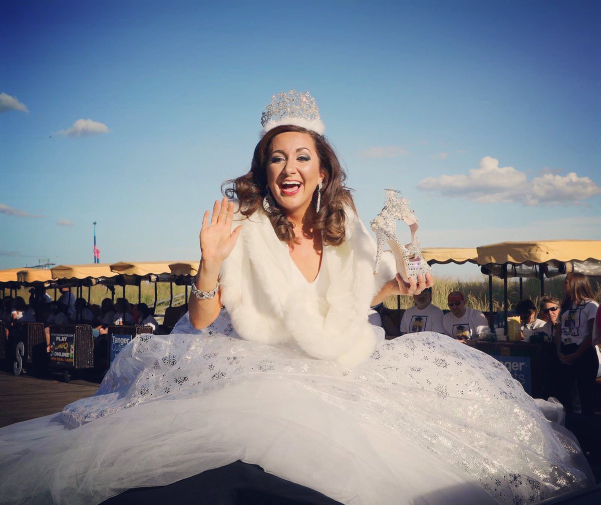 Safe, warm place for kids to Trick-or-Treat! Come see Alaska's Snow Queen at Halloween Hallow TONIGHT, 3-8, Raven Hall at Alaska Fairgrounds