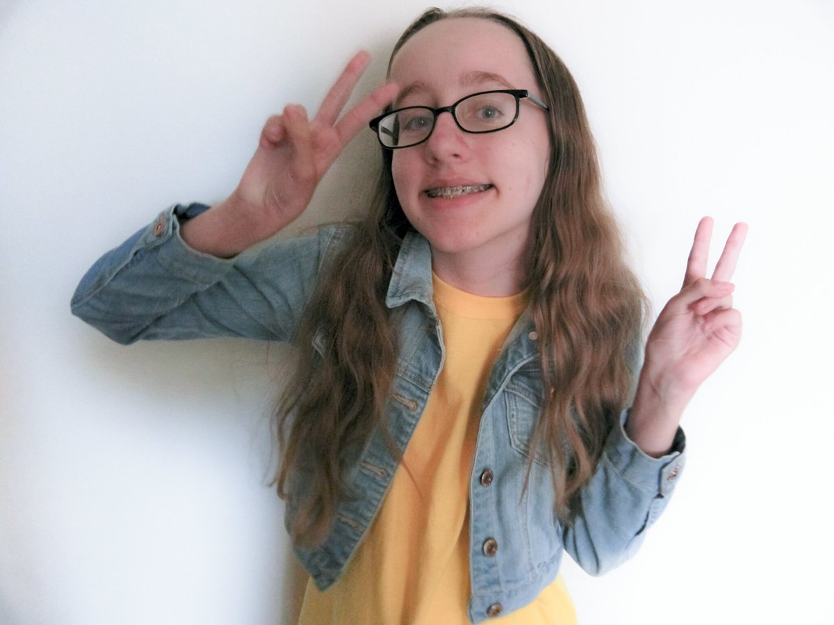 lifeofdelaneyj's tweet photo. I'm Adelaine for Halloween 🎃
@AdelaineMorin 👻

#Adelloween https://t.co/UUNTicOpwi