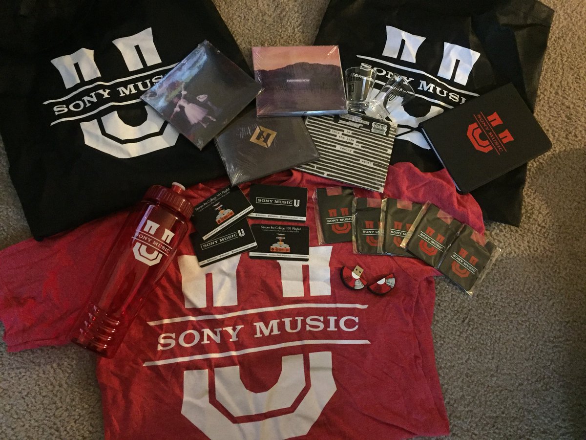 SonyMusicU_SF's tweet photo. SUPPORT COLLEGE RADIO! Heat Check Radio and @SonyMusicU are giving away school essentials &amp; dope music this Friday! Link in the bio! https://t.co/b6qg0ZWl2m