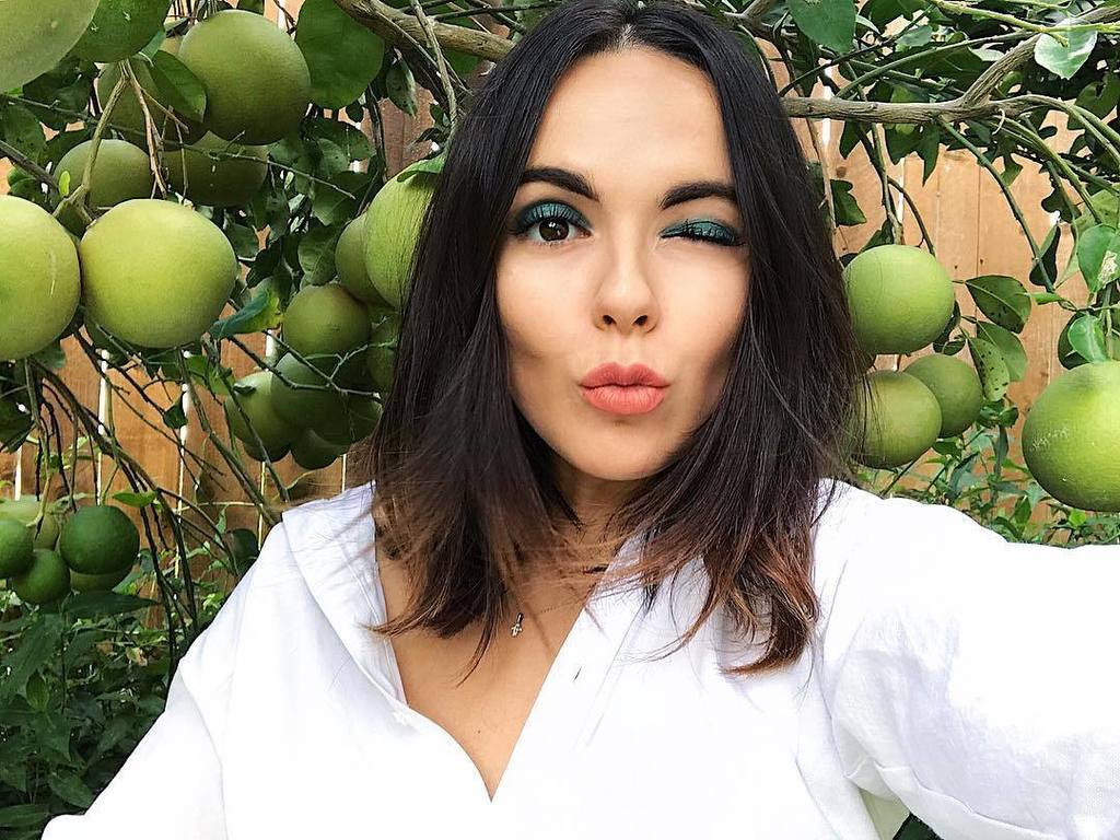 dearmilano's tweet photo. #dearBeautyTips ✨New makeup look ✨ Featuring:
Eyes: @armanibeauty #4
Lashes: @lorealmakeup Voluminous LashParadis… https://t.co/IspVP0FAHX https://t.co/PLsdvm9ZAh