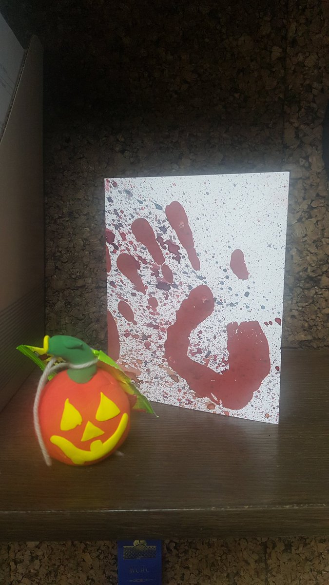 BrandyGrieves's tweet photo. STUCO dropped off a spooky thank you to me today- it is awesome! #tmsdragons https://t.co/FMgmFzHsC9