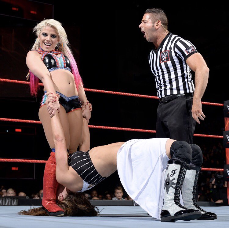 RashSovereign's tweet photo. @ActuaIWWE @ActuaIUniverse @RedefiningAnEra – learn that she can't ever defeat a goddess. She was fortunate enough to be in the same ring as me but that was about it. Dream big, old – https://t.co/V76FPqGxPs