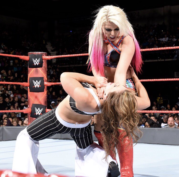 RashSovereign's tweet photo. @ActuaIWWE @ActuaIUniverse @RedefiningAnEra – learn that she can't ever defeat a goddess. She was fortunate enough to be in the same ring as me but that was about it. Dream big, old – https://t.co/V76FPqGxPs