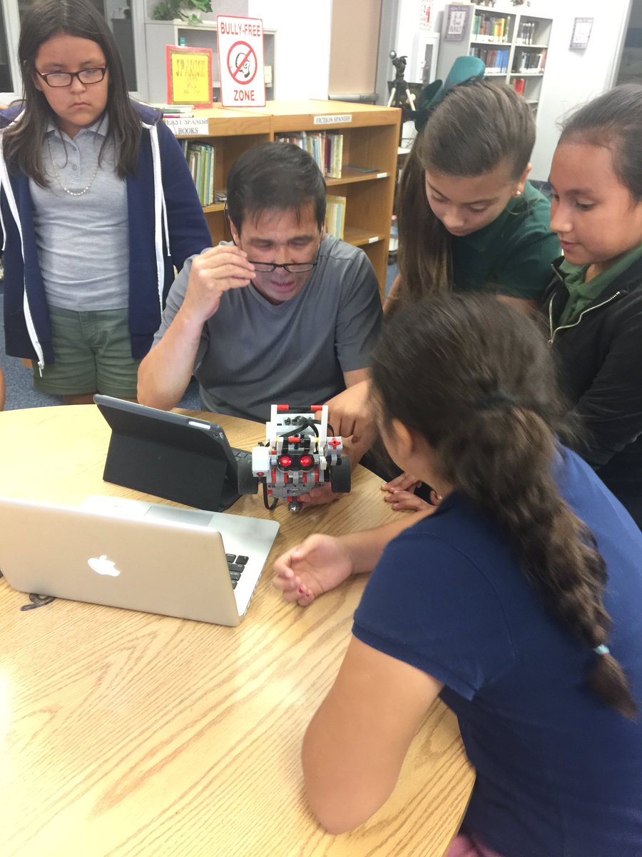normaaguayo2's tweet photo. It's STEM time!
#cartwrightElem https://t.co/jNbI8yGfM6