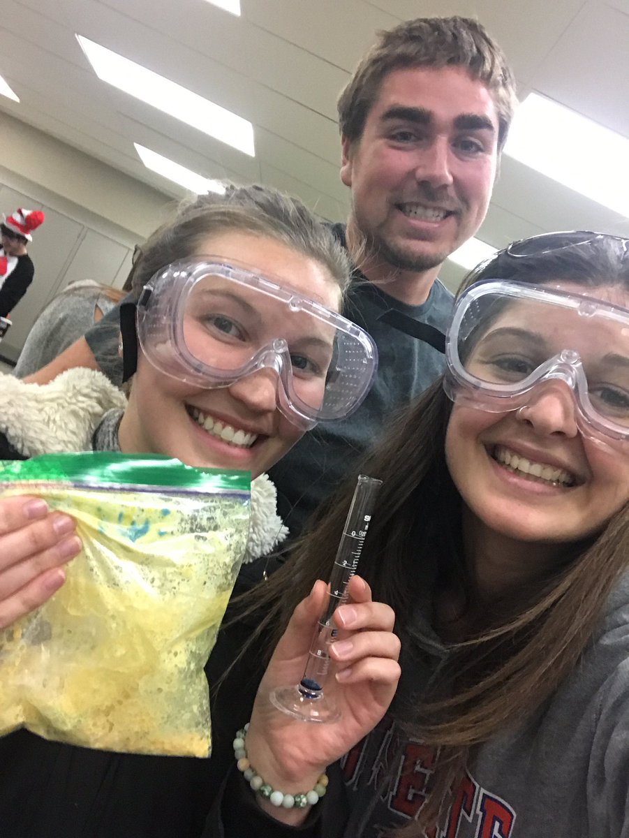 Chemical reactions experiment! What did you observe? #sciencerules @MlleMBatke <a href="/rs13it/">RyanSollakEducation</a>