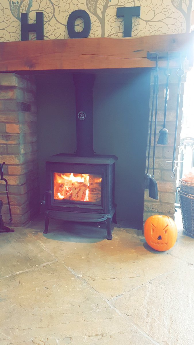 OldFlamesBev's tweet photo. Happy Halloween from all at Old Flames. Why not share your pumpkin pictures with us. Tag @OldFlamesBev @Jotul_UK https://t.co/hCt6OoVdmA