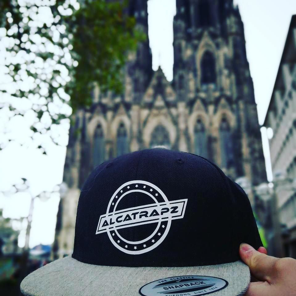 Alcatrapz's tweet photo. Touchdown cologne.

Halloweeneskalation @ @bootshaus_club later! 😍🎉 #hello #Alcatrapz #ontour #djlife #dj #trap #trapmusic #cologne #bootsh… https://t.co/0mItTIPAct