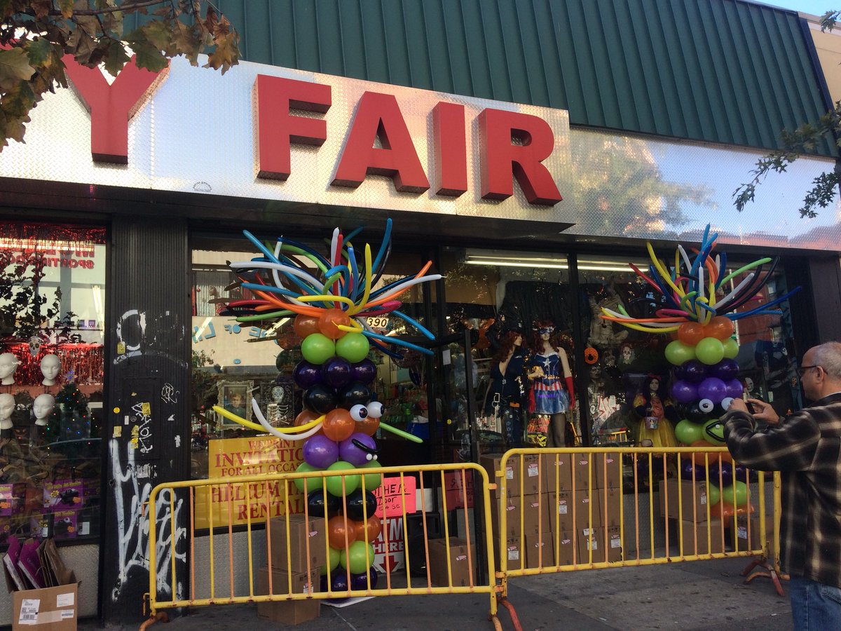 PartyFairBush's tweet photo. Stop by!  390 Knickerbocker Ave!!!! #Brooklyn #HalloweenWeekend https://t.co/FN3V6fgHgC