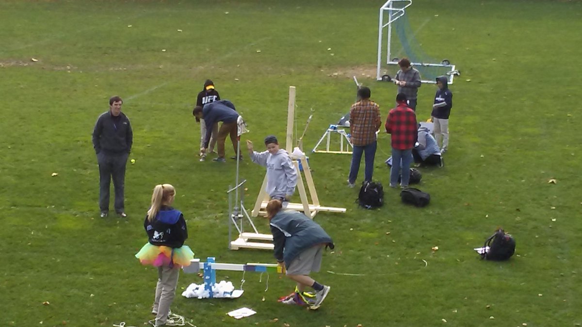 bigbluemurphy's tweet photo. Trebuchet trial day here a SHS with Mr Crocker's  AP  Physics 1 class @sps01907 @BigBlueCoachCal @Mackeylytania https://t.co/JnFwkbFquj