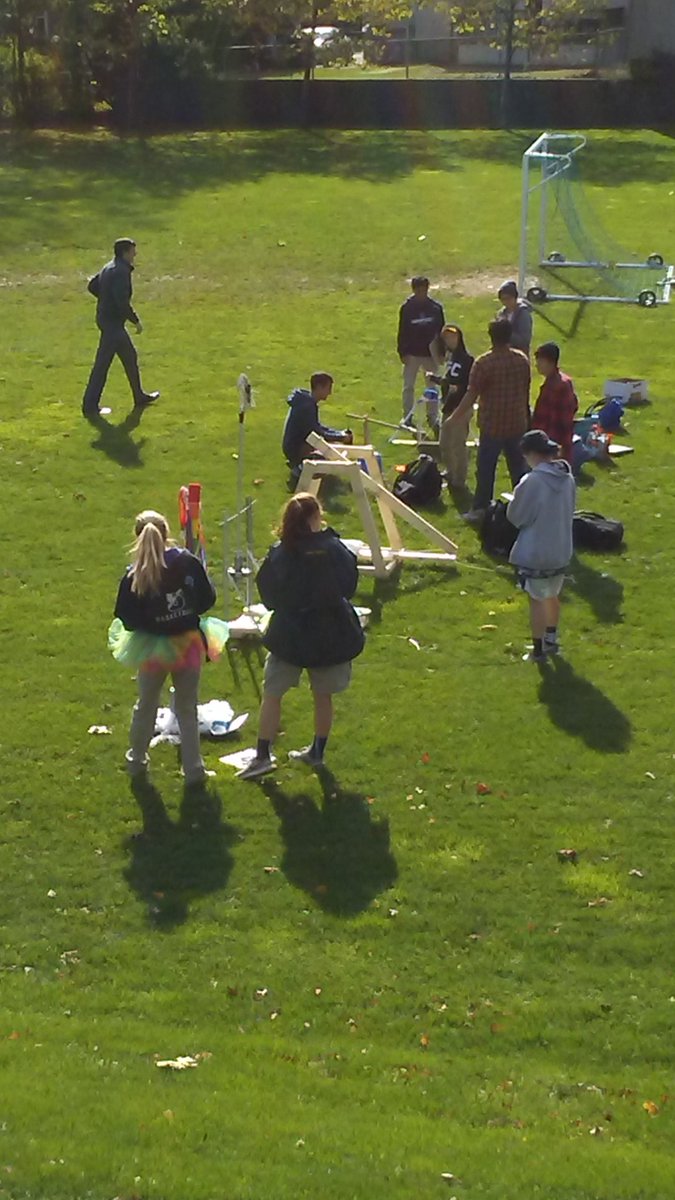 bigbluemurphy's tweet photo. Trebuchet trial day here a SHS with Mr Crocker's  AP  Physics 1 class @sps01907 @BigBlueCoachCal @Mackeylytania https://t.co/JnFwkbFquj