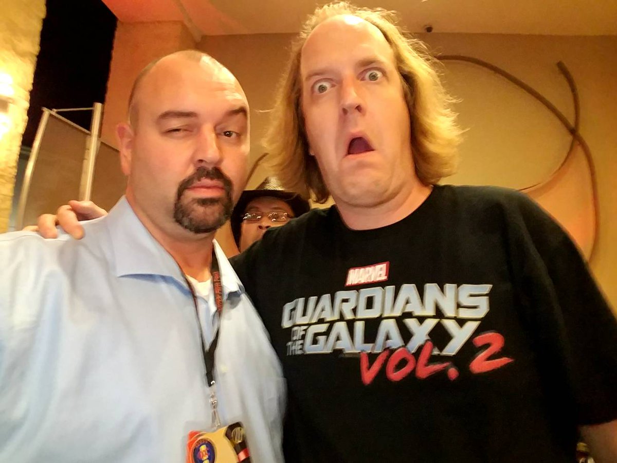 TWIGradio's tweet photo. This guy was great to hang out with! @JohnAndersonTTM @brian_held #guardians #actor #silly #questcon #LCBH #dsquared https://t.co/MwkdATEAh6