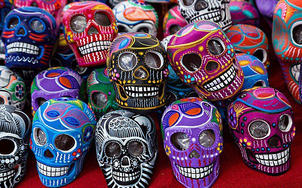 CigalaLondon's tweet photo. In Spain #Dayofthedead is when family &amp; friends come together to pray,remember &amp; celebrate their loved ones who have passed away #Halloween https://t.co/aw1LLe8bN7