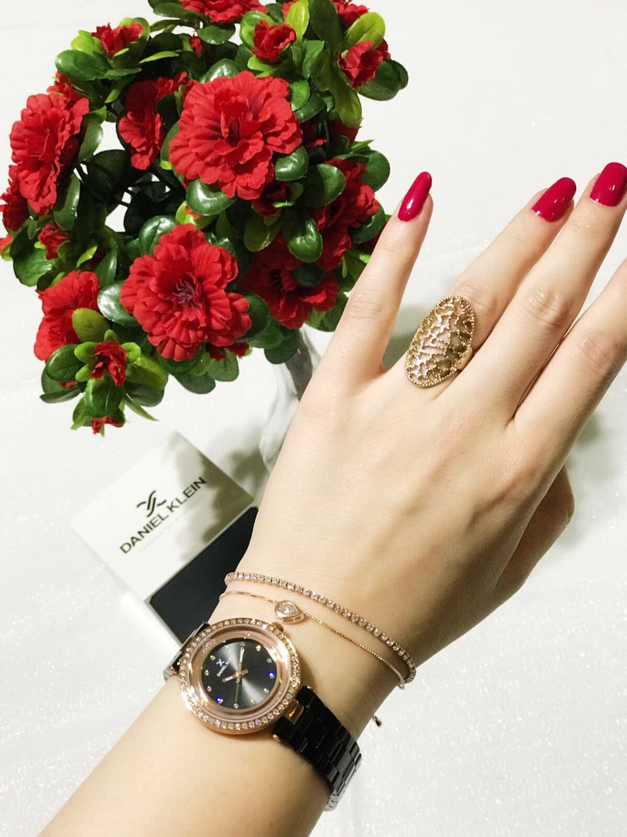 oymsisters's tweet photo. DANİEL KLEIN BAYAN KOL SAATİ 139 TL 
Sipariş için DM atmanız yeterli
Ücretsiz Kargo
 #saat #bayan #ferrucci #tbt #şık #watch #danielklein https://t.co/tsbh1SzX1B