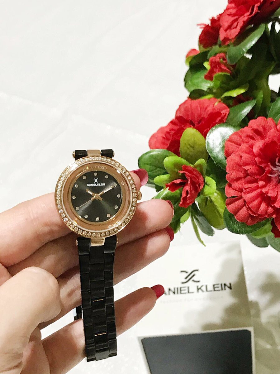 oymsisters's tweet photo. DANİEL KLEIN BAYAN KOL SAATİ 139 TL 
Sipariş için DM atmanız yeterli
Ücretsiz Kargo
 #saat #bayan #ferrucci #tbt #şık #watch #danielklein https://t.co/tsbh1SzX1B