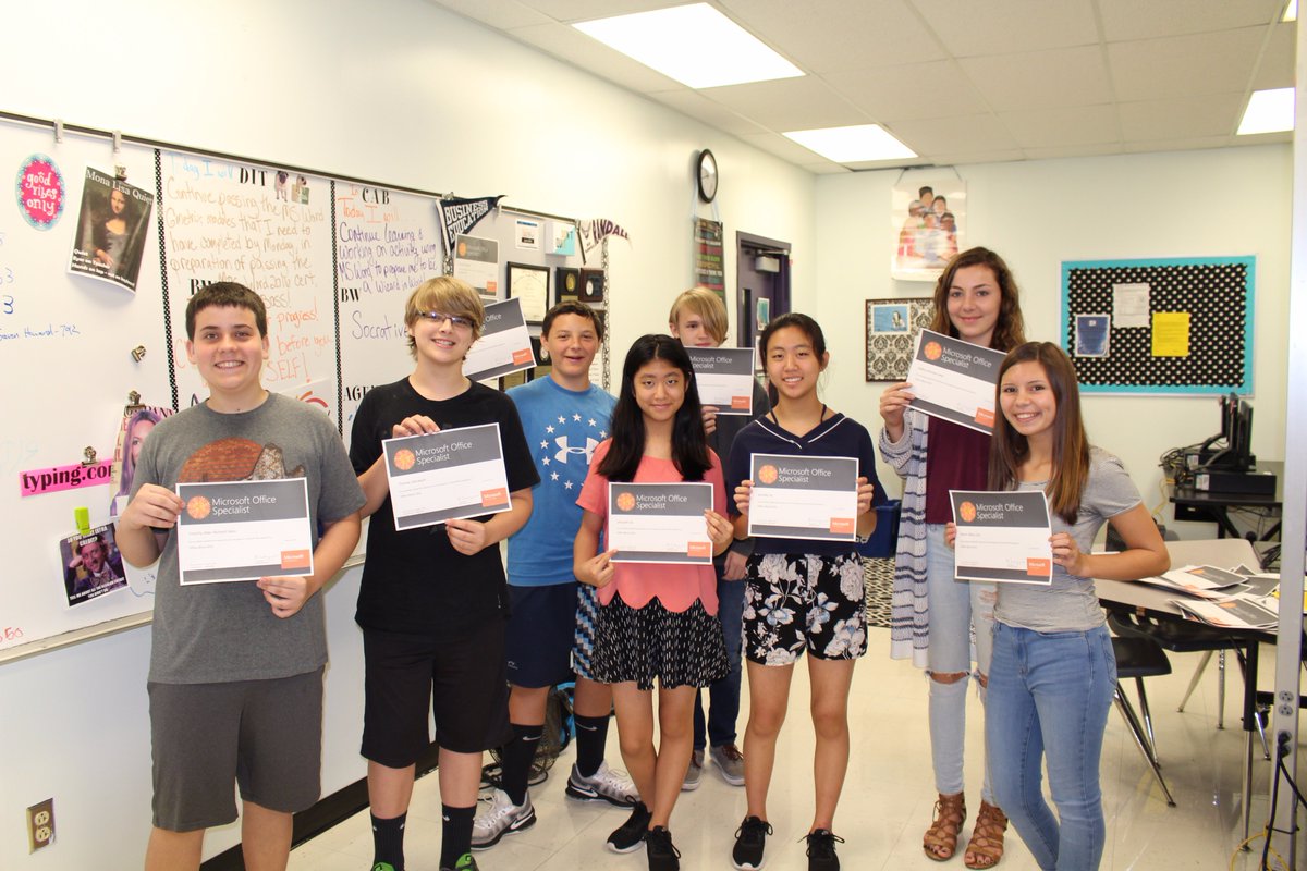 RMSMsDelgado's tweet photo. Congratulations earning your #MOSWord 2016 Certification! #GetCertified #RandallMS @HCPSRandallMS @HCPSCTAE @MawhinneyClaire @Office https://t.co/q10YhxWGcX