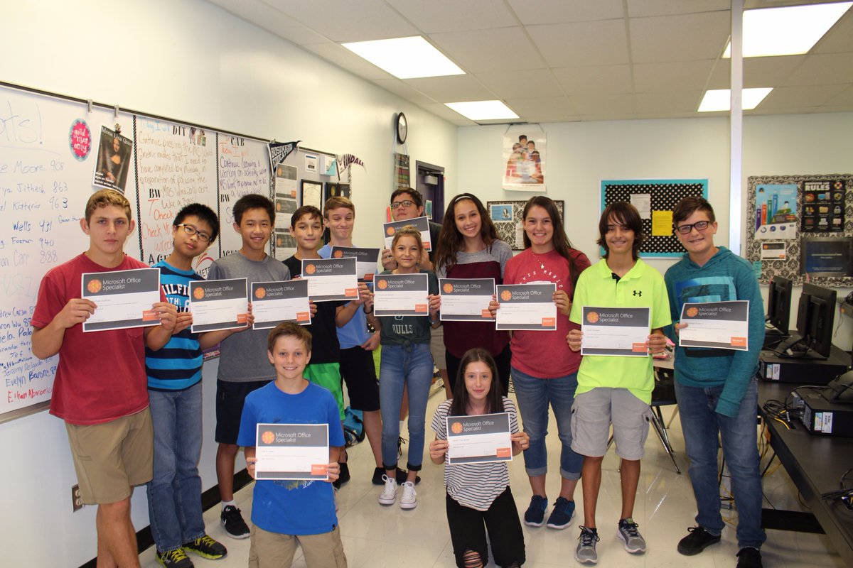 RMSMsDelgado's tweet photo. Congratulations earning your #MOSWord 2016 Certification! #GetCertified #RandallMS @HCPSRandallMS @HCPSCTAE @MawhinneyClaire @Office https://t.co/q10YhxWGcX