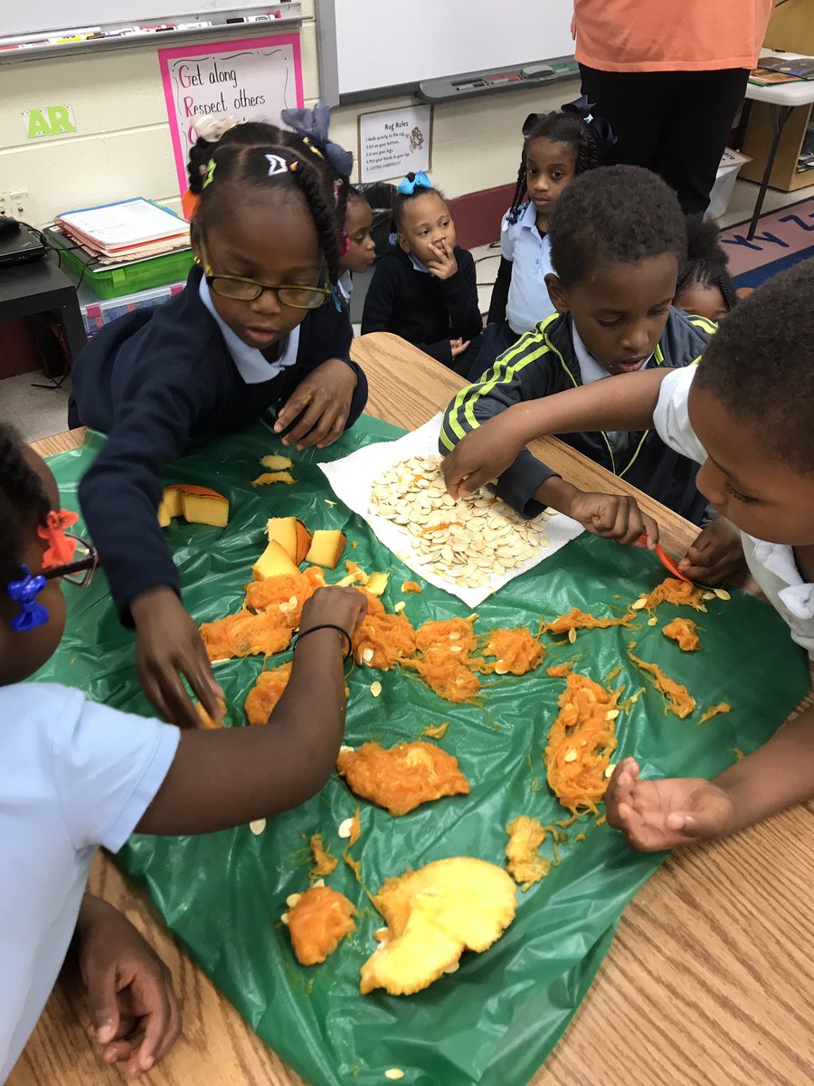 First Grade annual pumpkin carving #Halloween2017 #whatsinsideapumpkin #yucky @GrantPrincipal <a href="/EaglesGrant/">Ella Grant Eagles</a>