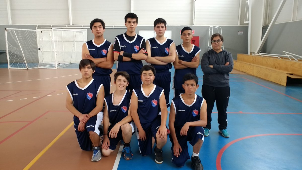 acle_cormun's tweet photo. Básquetbol Olimpiadas, categoría selección de varones. Liceo Simón Bolívar vs Jorge Alessandri. Polideportivo Lourdes. @alcaldesoto https://t.co/bQqlYJSwFC
