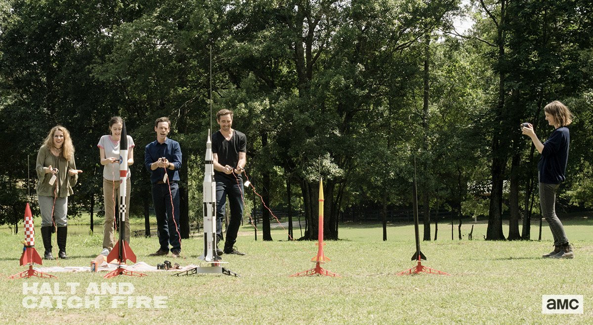 See why critics can’t stop praising #HaltandCatchFire’s final season. Binge all 10 episodes now! amc.tv/HACFS4Binge112…