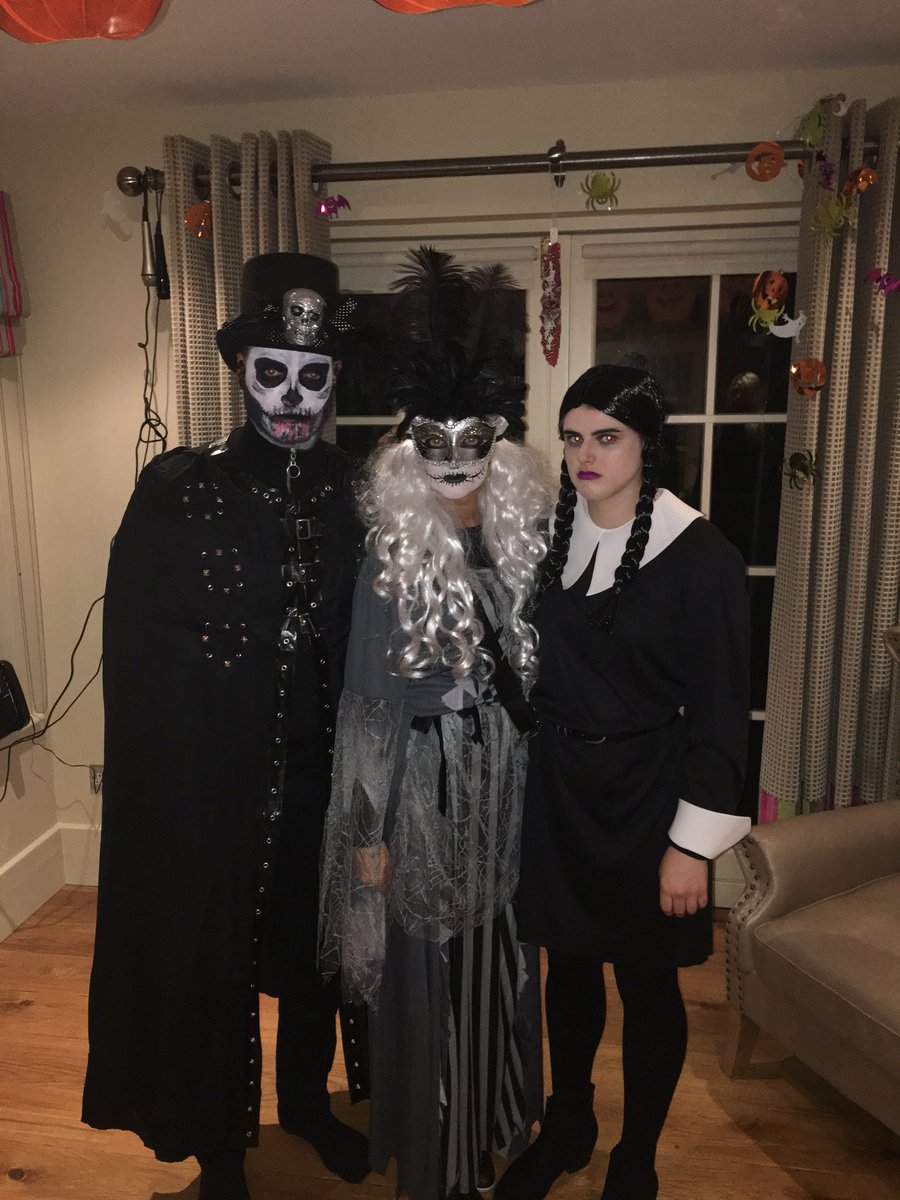SmithyDuffy's tweet photo. Halloween fun for the Duffy family in Kenmare https://t.co/vXMKxLWyzG