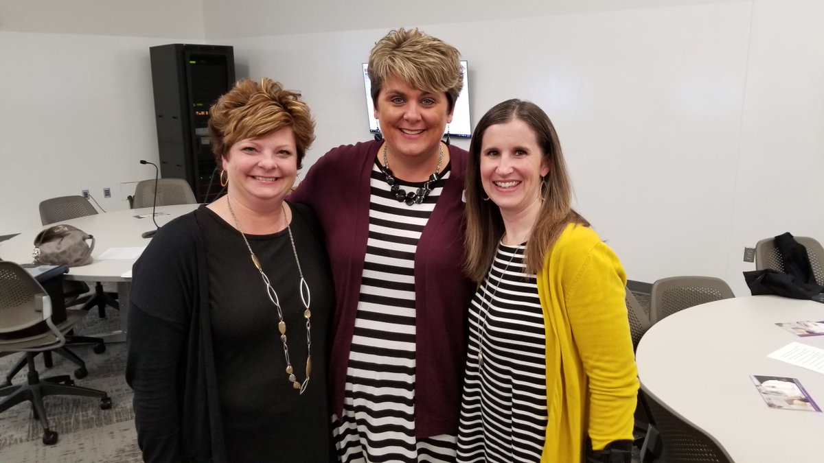 CorindyStoakes's tweet photo. Had the opportunity to hear @shellyleev, Iowa Teacher of the Year, speak at UNI this morning with @mkeegan8 .  #TLC #uKnighted https://t.co/nkXUZARIUd