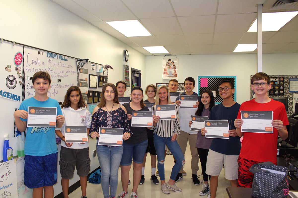 RMSMsDelgado's tweet photo. Congratulations earning your #MOSWord 2016 Certification! #GetCertified #RandallMS @HCPSRandallMS @HCPSCTAE @MawhinneyClaire @Office https://t.co/XJNGWE9yag