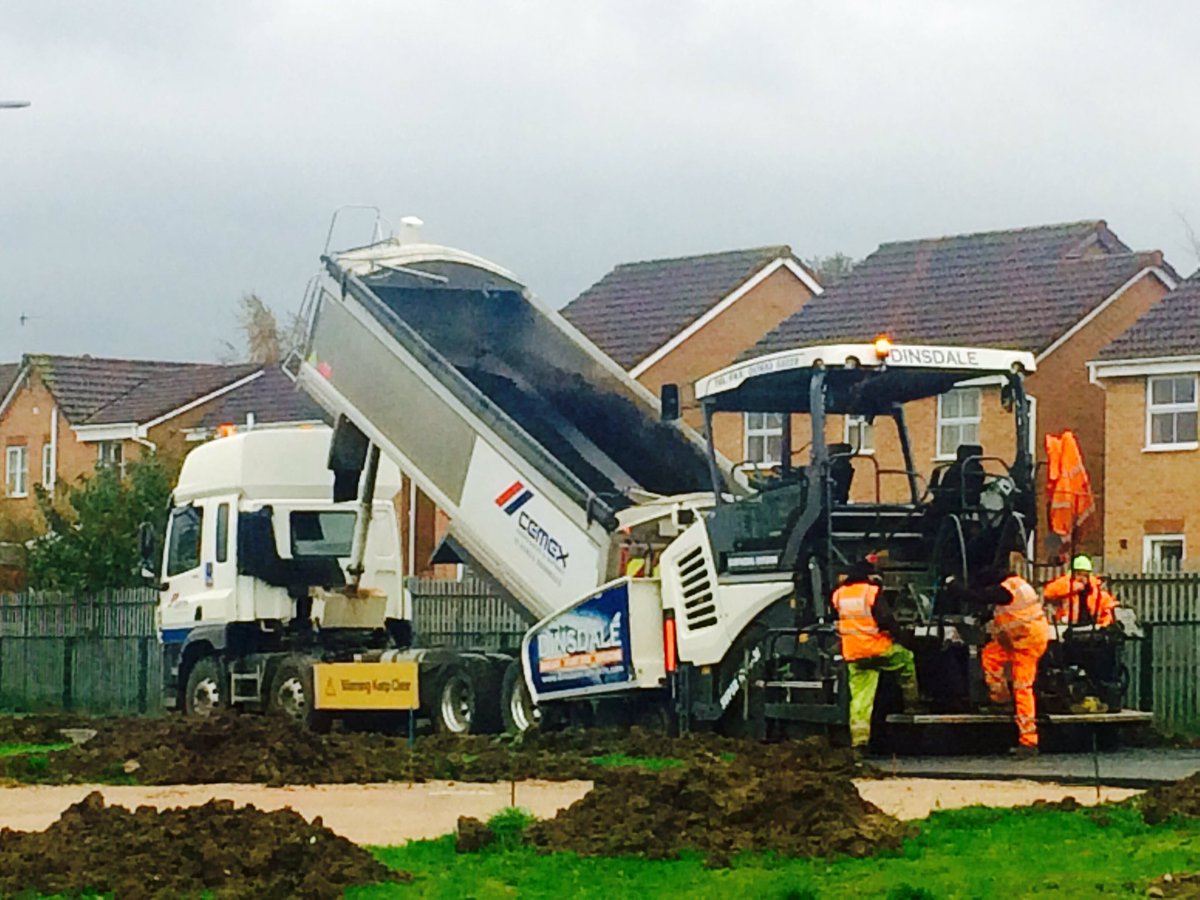 laura_maiden's tweet photo. Another great delivery by Cemex; Harraby cycle track for Dinsdale Contracts. #CEMEX #cumbria #carlisle #cemexasphalt https://t.co/6NBGmX3A5d