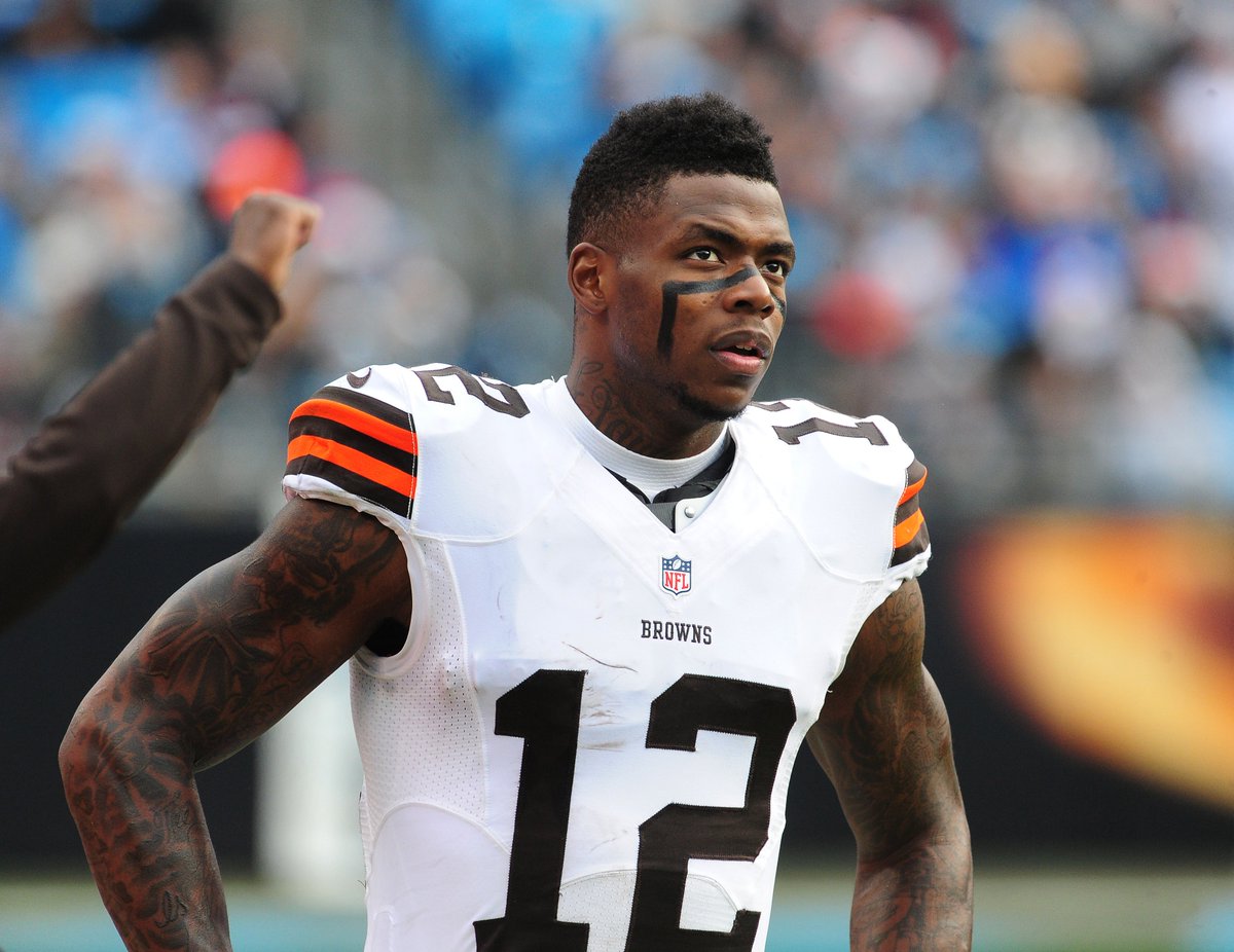 BleacherReport's tweet photo. Josh Gordon is meeting with the NFL to discuss reinstatement, Browns could trade his rights, per @AdamSchefter https://t.co/pNNF2WXiVq https://t.co/d86QiFZ8Gi