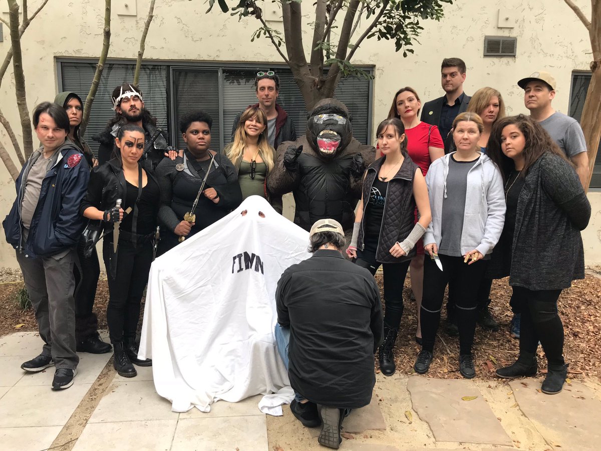The100writers's tweet photo. Happy Halloween, from our kru to yours!
#the100 https://t.co/zDjmejIm8I