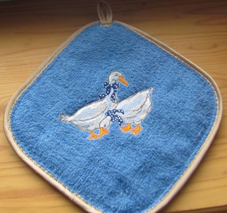 diver361's tweet photo. Hot pot with goose free embroidery
free download here
https://t.co/KebiBPDSPu
#embroidery #hotpot #embroideres #goose #kitchenembroidery https://t.co/iv01qxkQHf