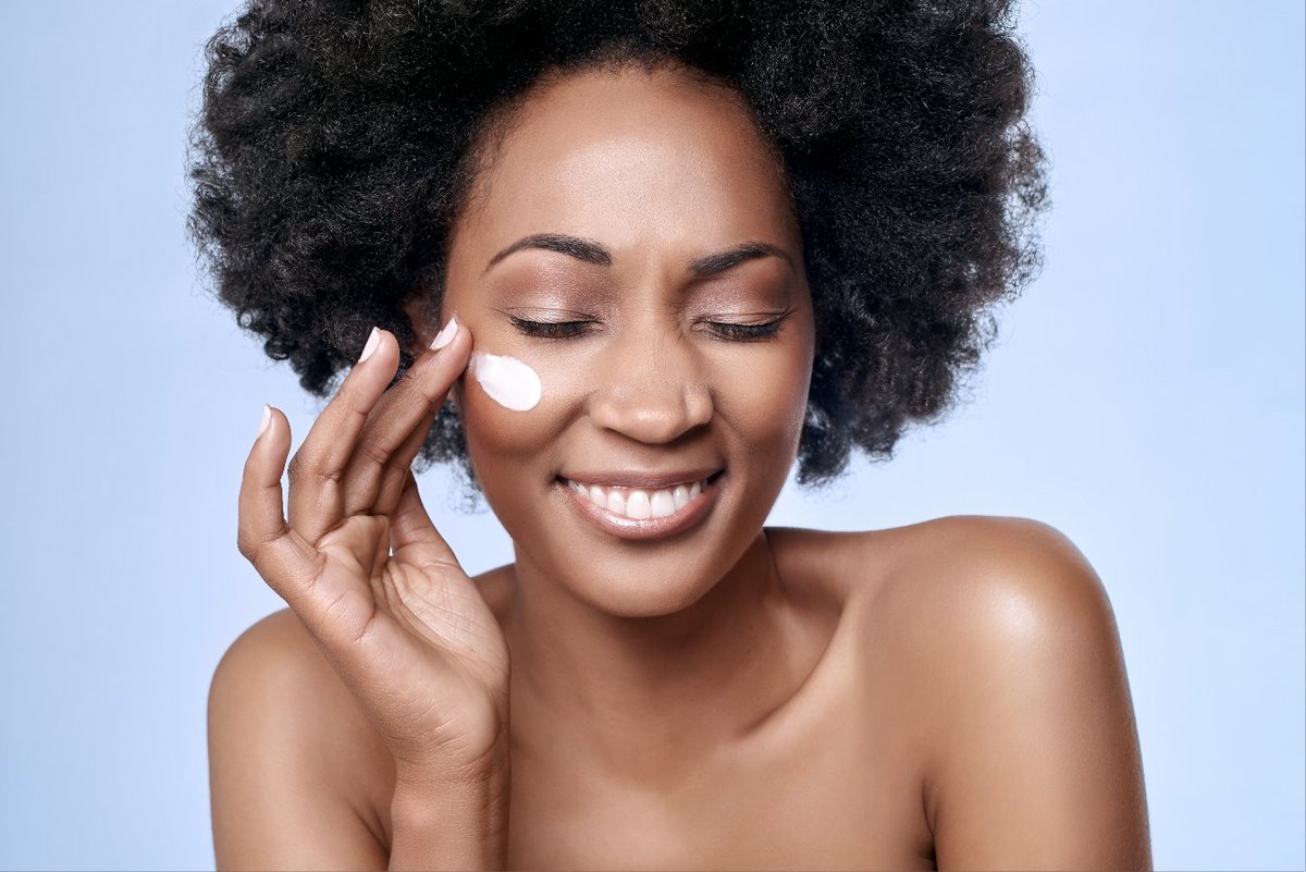 pro_beauty's tweet photo. Editor @eveoxberry's comment this month on how #wellness is infiltrating #beauty https://t.co/aMxKP9QeNn https://t.co/sSqY21rjEY