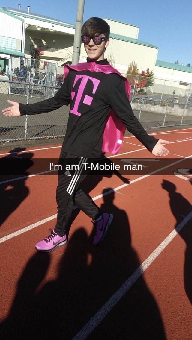 JonFerrian's tweet photo. Son’s Halloween costume!   @JohnLegere  @JonFreier @Sentowski8 @GraceLewis8 @odegard_eric @flavorbobo @eddieself16 @JacksonTingley @TMobile https://t.co/xZCRpL9T24