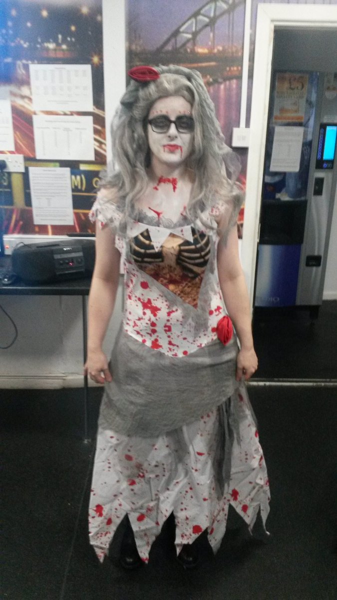 kay1982uk's tweet photo. Happy Halloween. #DressUpAtWork @MGH_8 @LelandOrser @JTripplehorn @YolandaMcClary @svuceline @reba @IAmHarryFord @IamLuisGuzman @Mariska https://t.co/LqzZ07LLoR