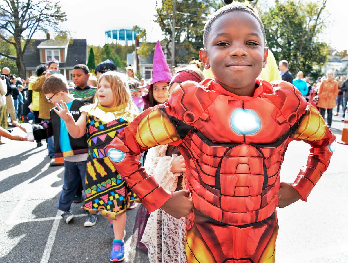 jcdannibale's tweet photo. Kids march in School 18's annual Halloween Parade in Troy, NY. https://t.co/w4Ac6EKIAs