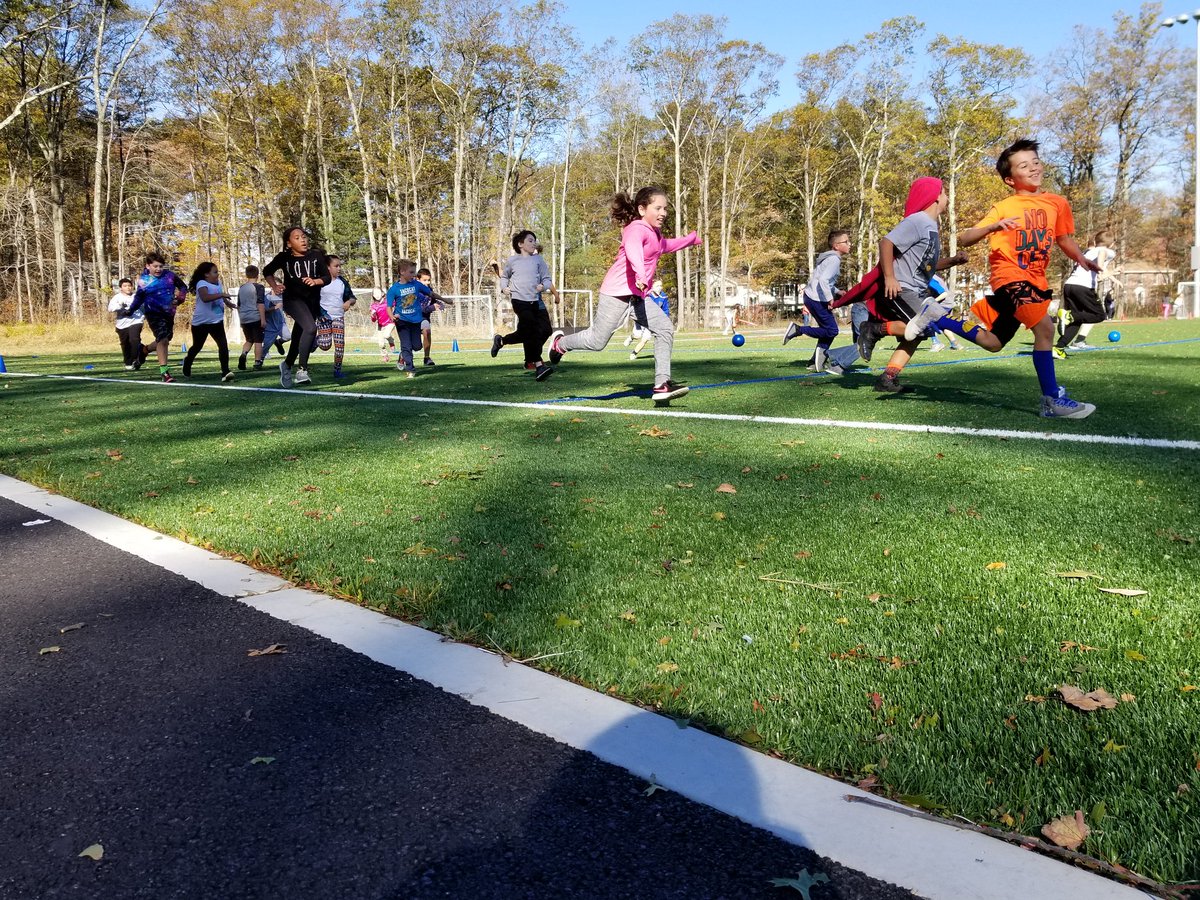 MsShea12's tweet photo. Ghostbusters and beautiful fall weather is the perfect way to end today! 🎃🎃
#BeWES #BeSpooky https://t.co/dTvni5QsX6